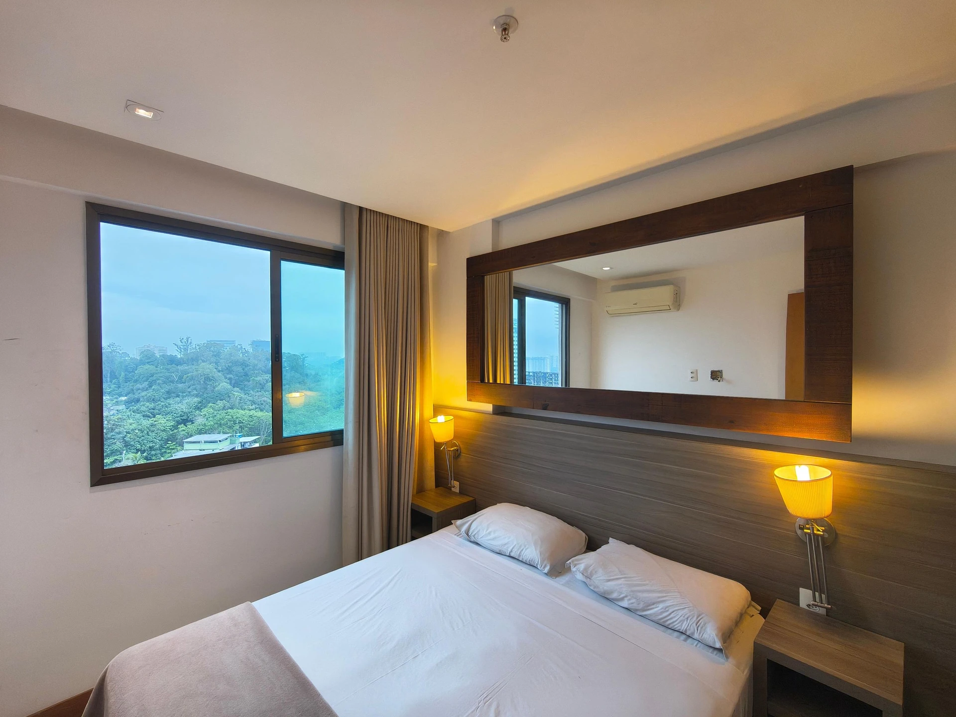 Furnished 1-bedroom apartment with a balcony and pool — photo 16