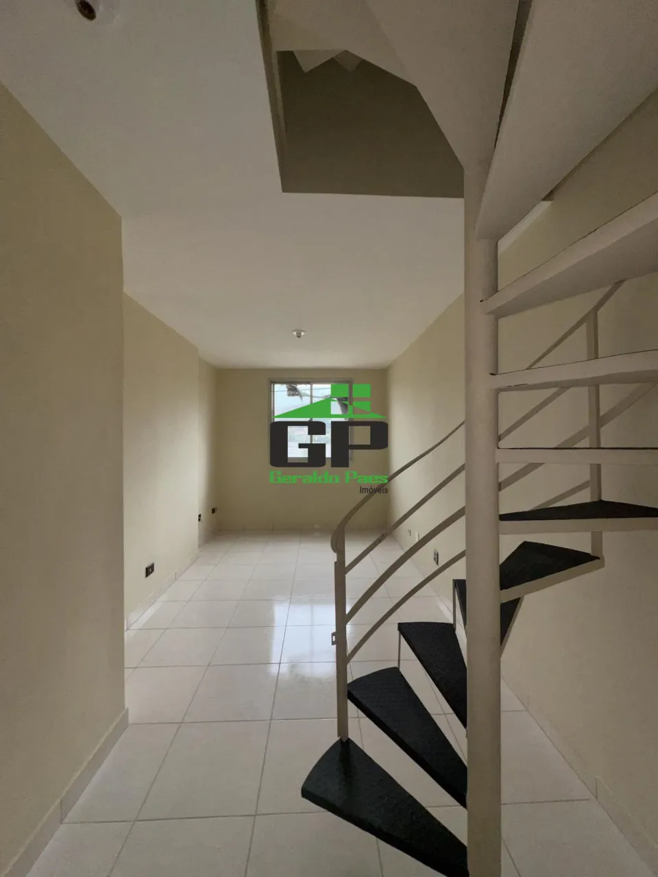 Apartment with 2 bedrooms, balcony and 1 parking spot — photo 19