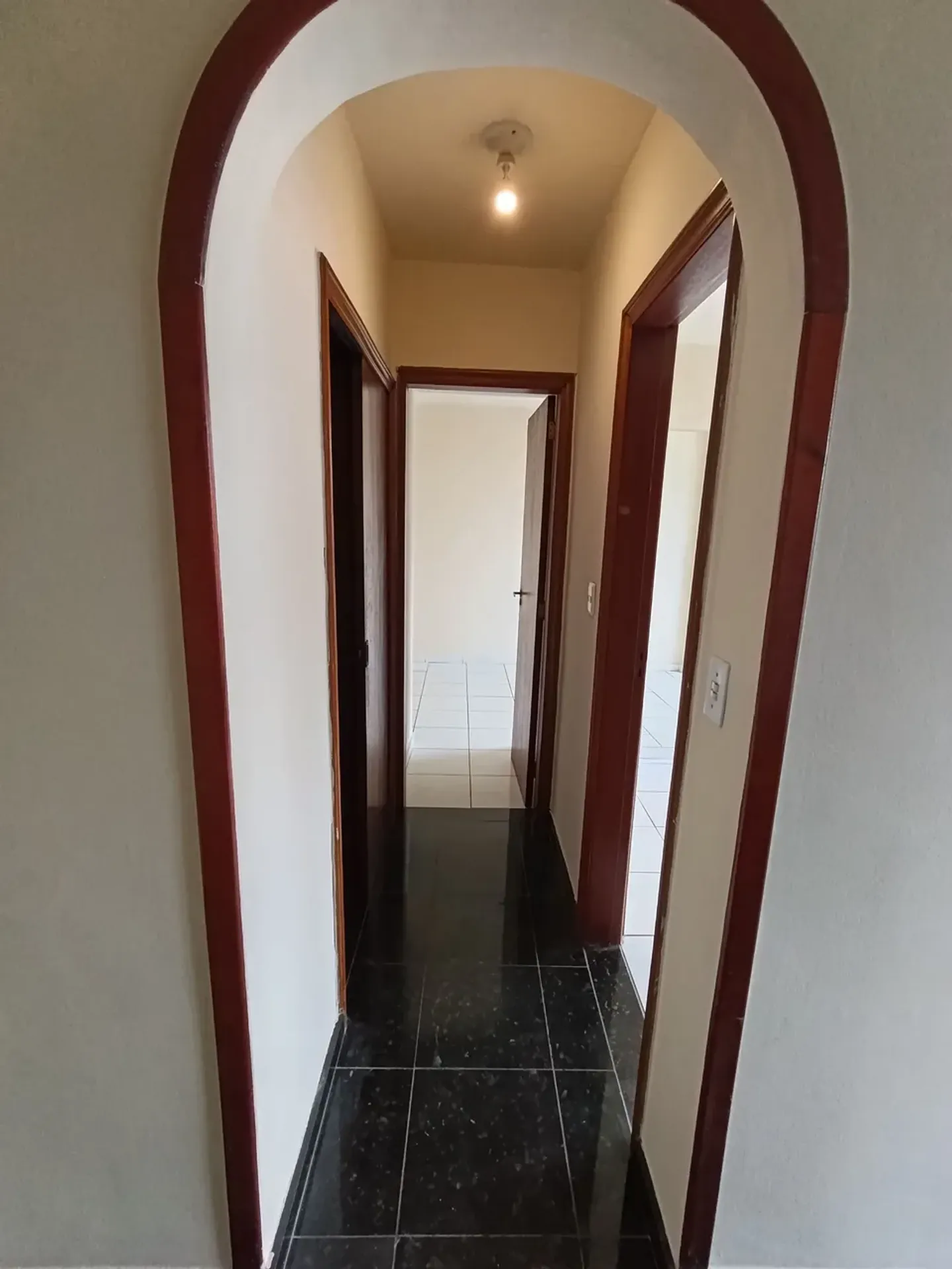 2-bedroom apartment in a building with a gym — photo 3