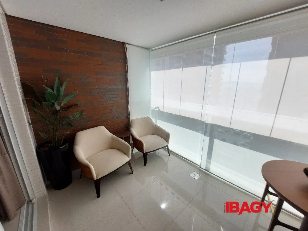 Furnished 2-suite apartment with enclosed balcony — photo 81