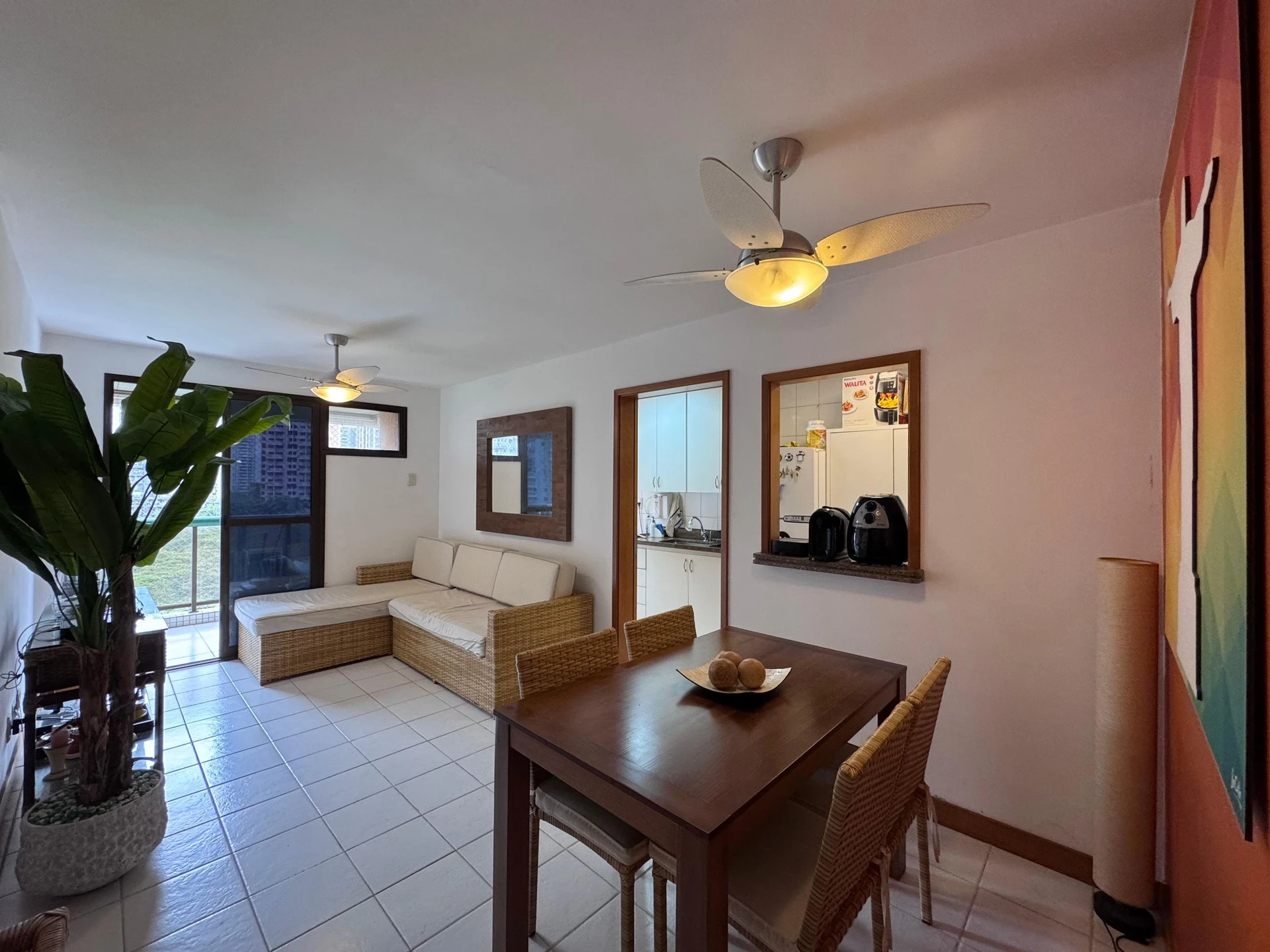 Furnished 2-bedroom apartment with 1 suite