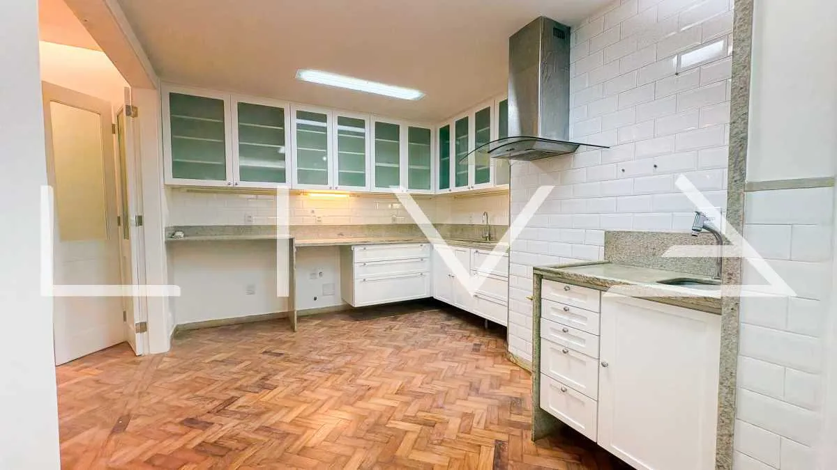 Гардеробная и 4 спальни: квартира 180 м² — photo 4