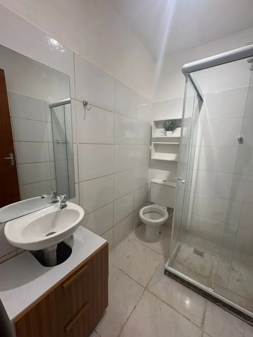 1-bedroom apartment with air conditioning and glass shower — photo 14