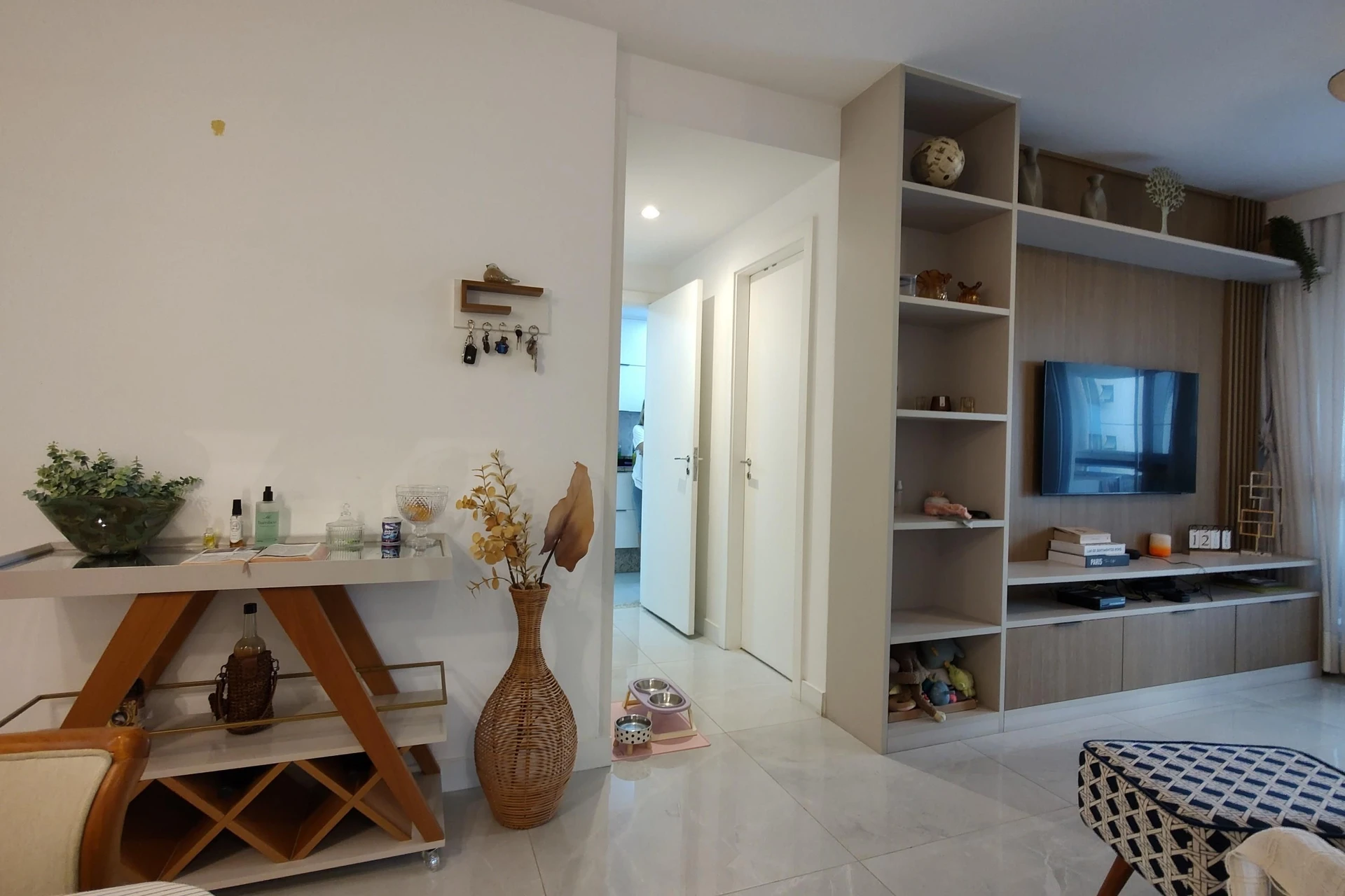 3-bedroom apartment with a walk-in closet — photo 5