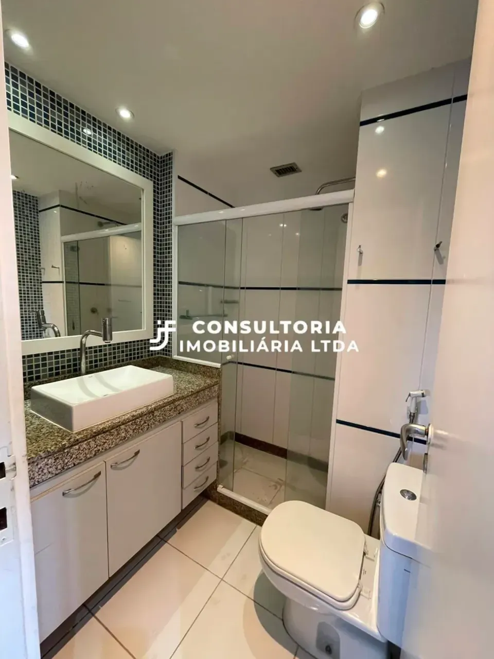 121 m² furnished apartment with 3 bedrooms and 3 baths — photo 3