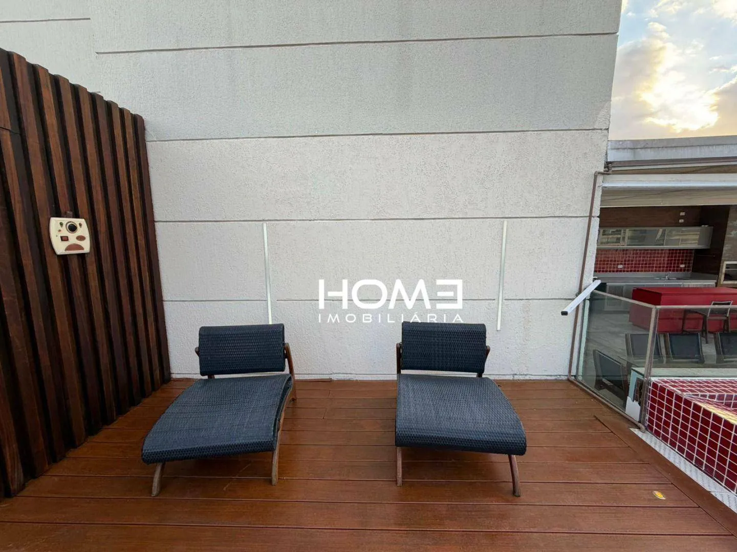 Furnished apartment, 365 m², with floor-to-ceiling windows — photo 43