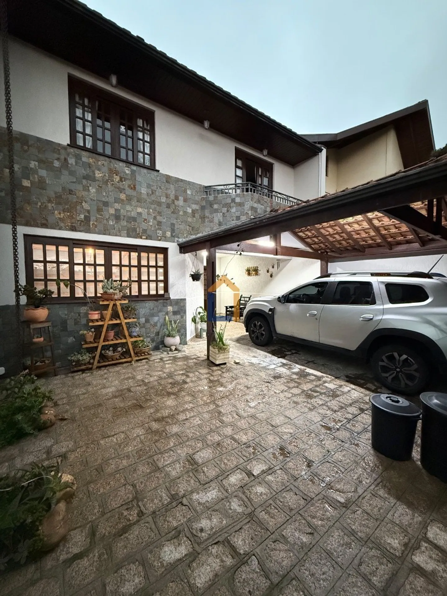 3-bedroom house with a home office — photo 8