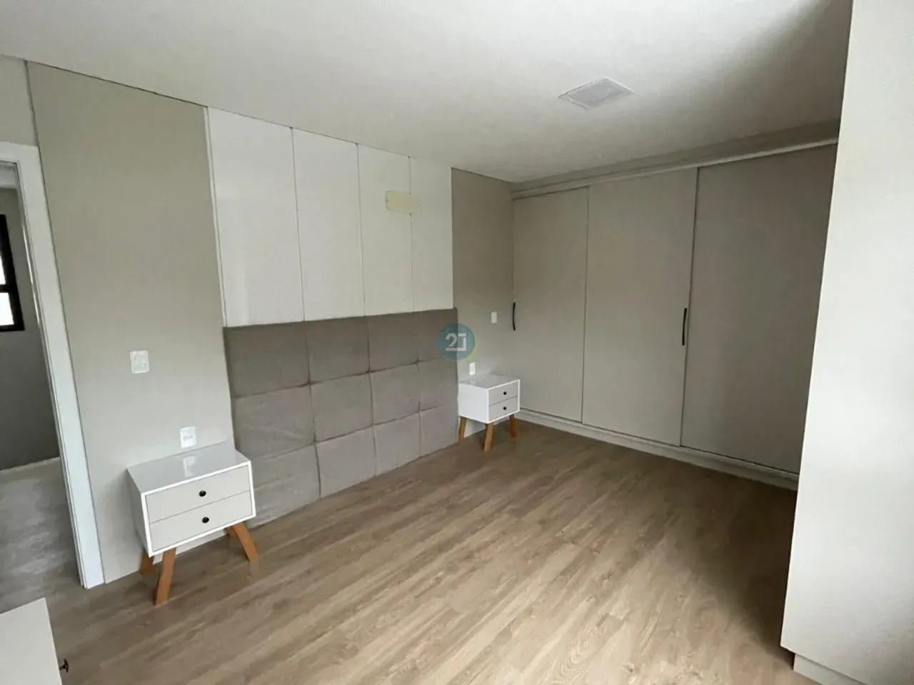 247 m² apartment with 3 en-suite bedrooms and 2 parking — photo 3