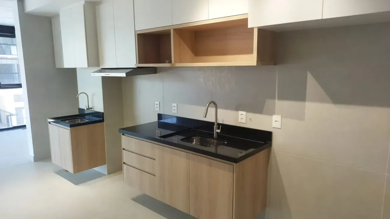 Apartamento de 83 m² com 2 quartos, 2 banheiros e vaga — photo 3