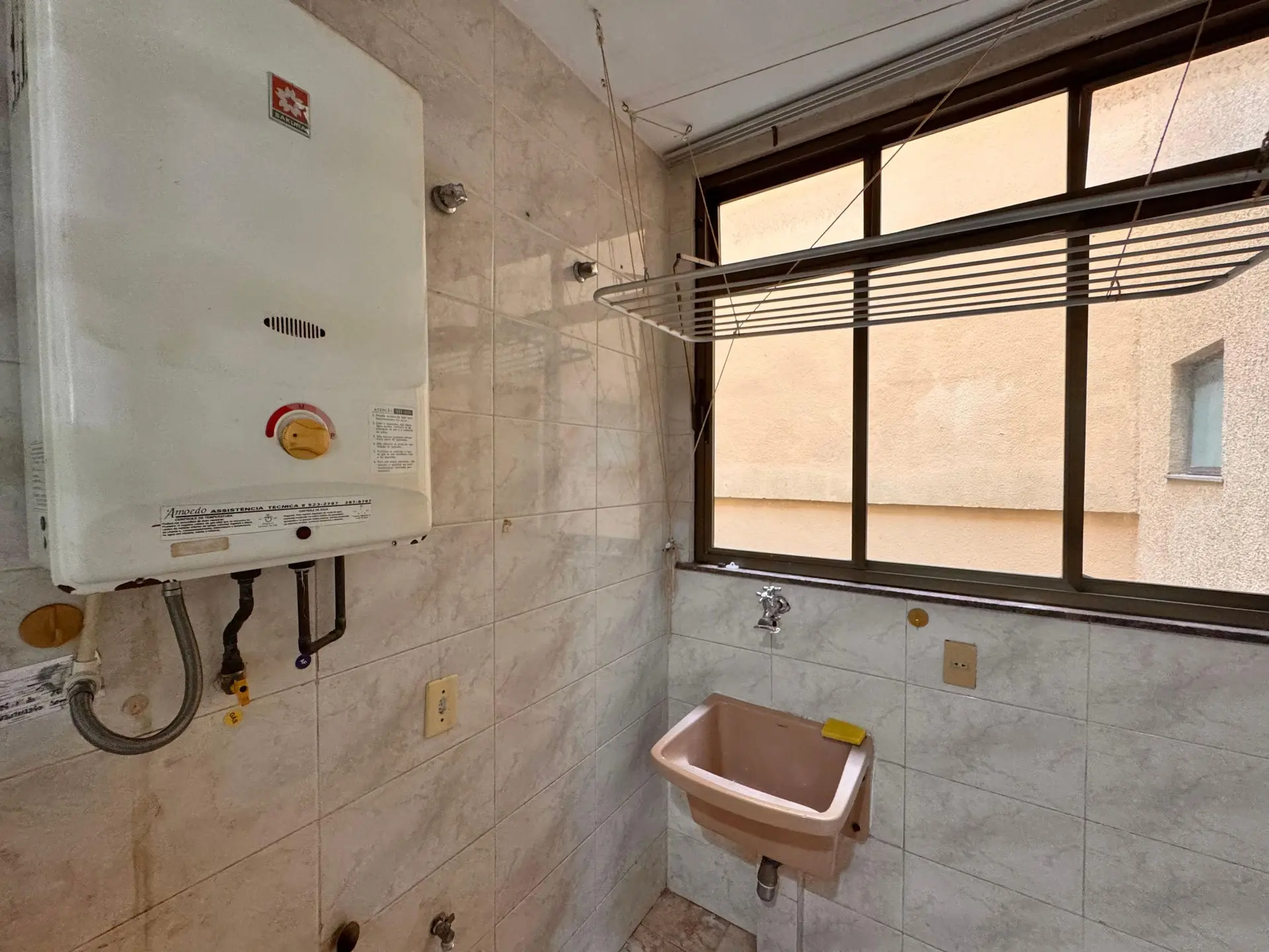 Unfurnished 3-bedroom apartment with enclosed balcony — photo 22