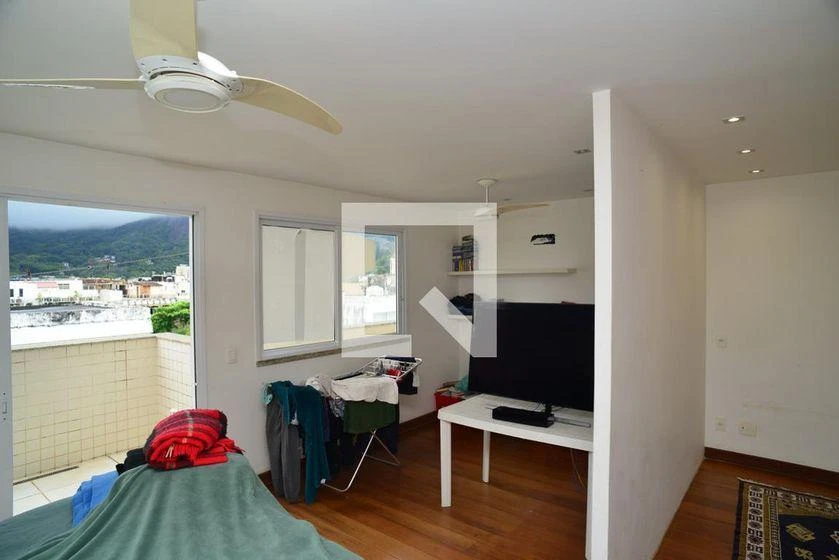 Furnished apartment, 300 m², with a glass-enclosed balcony — photo 27
