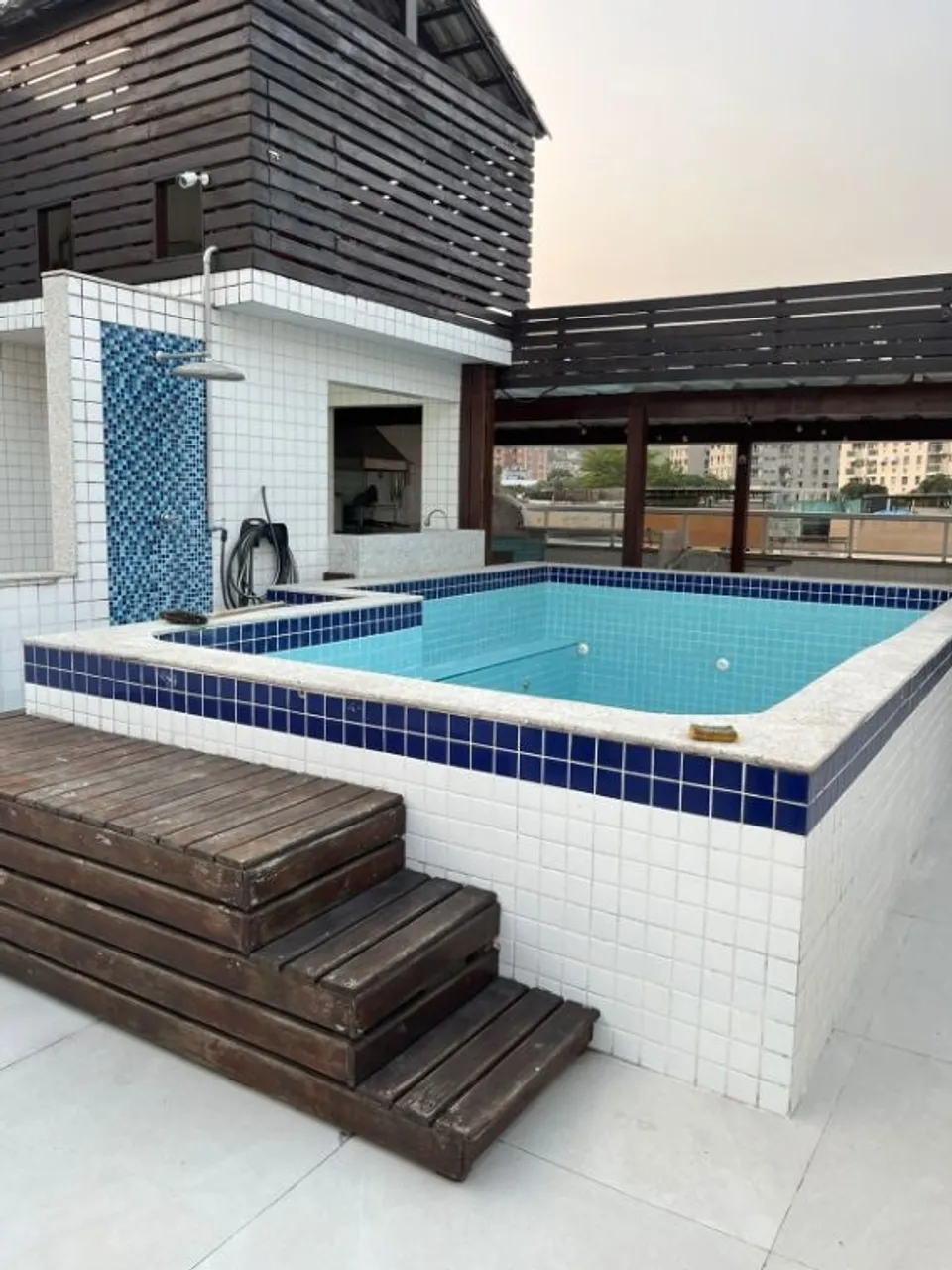 Casa com 3 quartos e 4 banheiros, varanda com churrasqueira — photo 18
