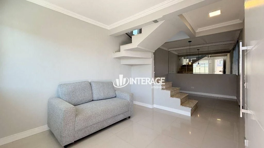 3-bedroom house with a grill on the balcony in Curitiba