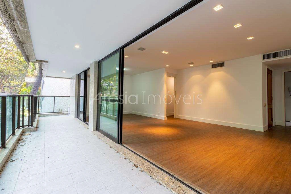 160 m² apartment with 3 en-suite bedrooms and 2 spots — photo 8
