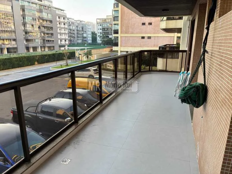 Apartment with 2 bedrooms and 2 bathrooms plus a balcony — photo 9