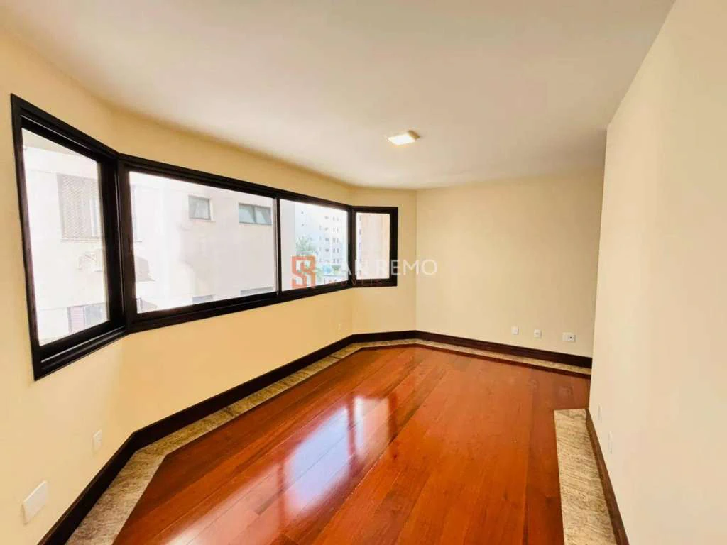 Unfurnished 4-bedroom apartment with 307 m² — photo 5