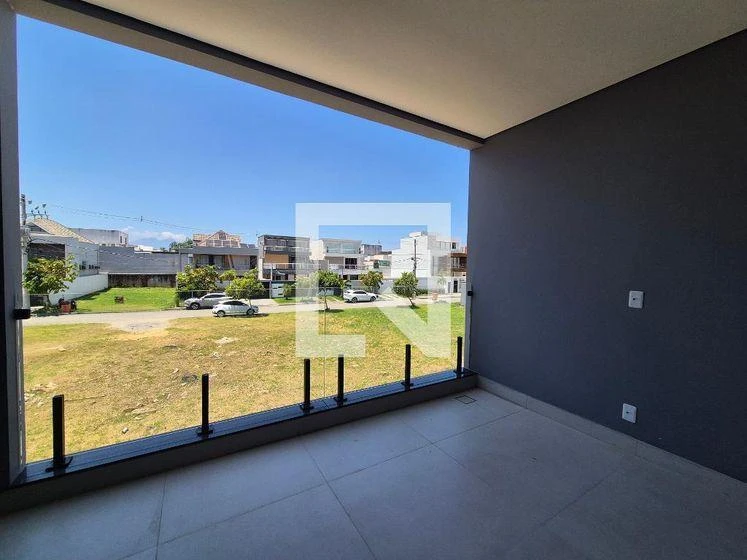 5-bedroom house with floor-to-ceiling windows — photo 33