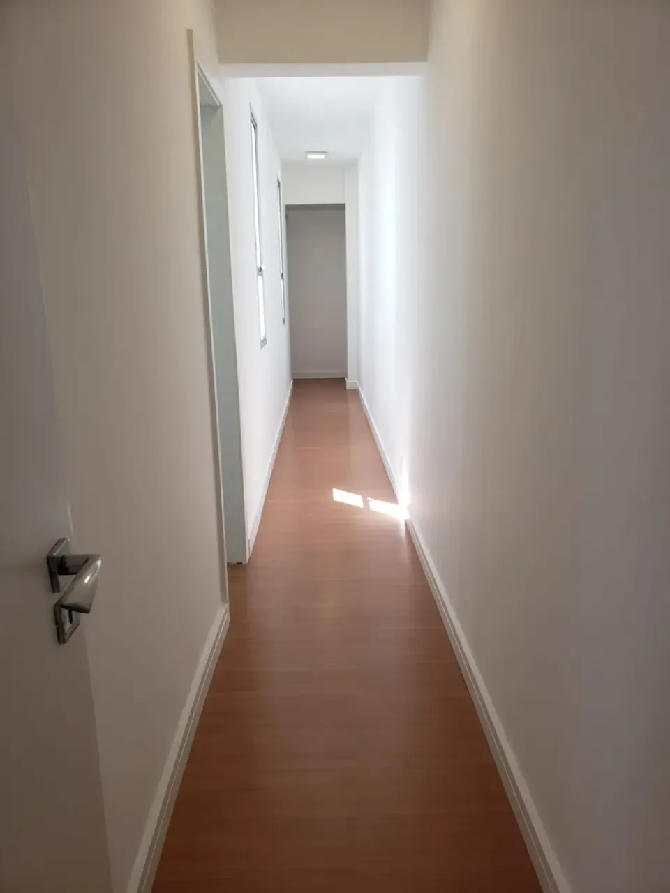 Квартира з 3 спальнями та дерев'яною підлогою або ламінатом — photo 15