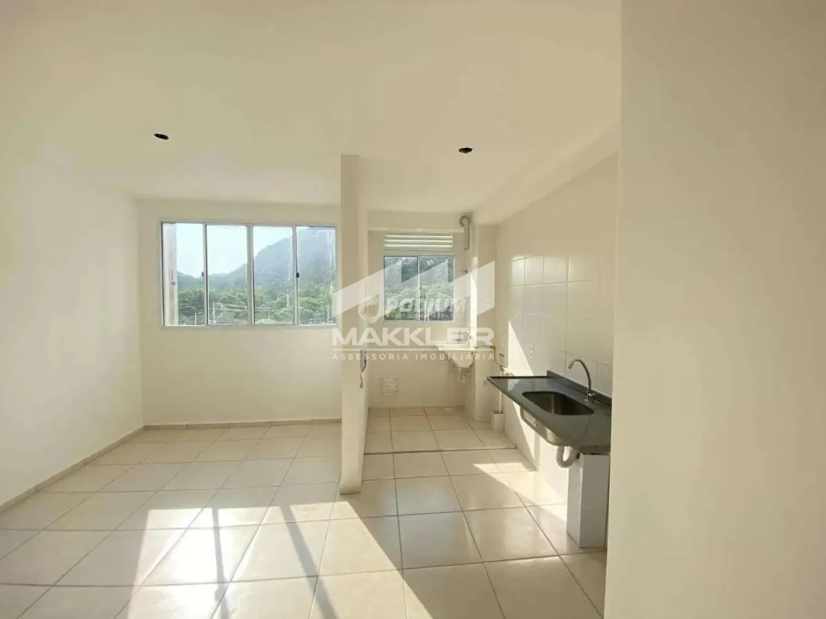 Furnished 2-bedroom apartment with open-plan kitchen — photo 26