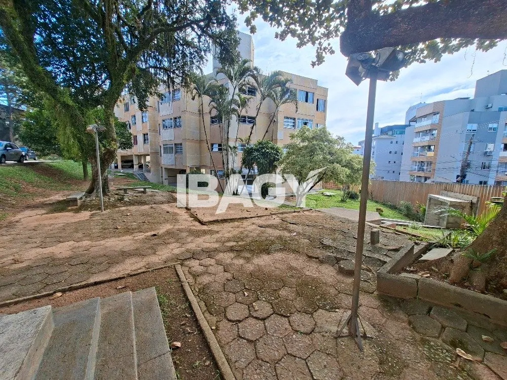 3-bedroom apartment with a half-bath and parking — photo 18