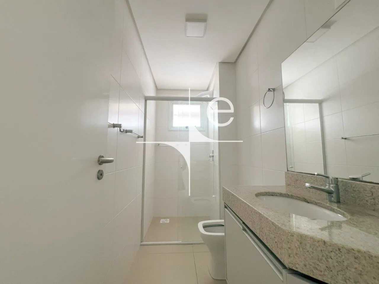 76 m² apartment with 2 bedrooms and a built-in balcony grill — photo 7