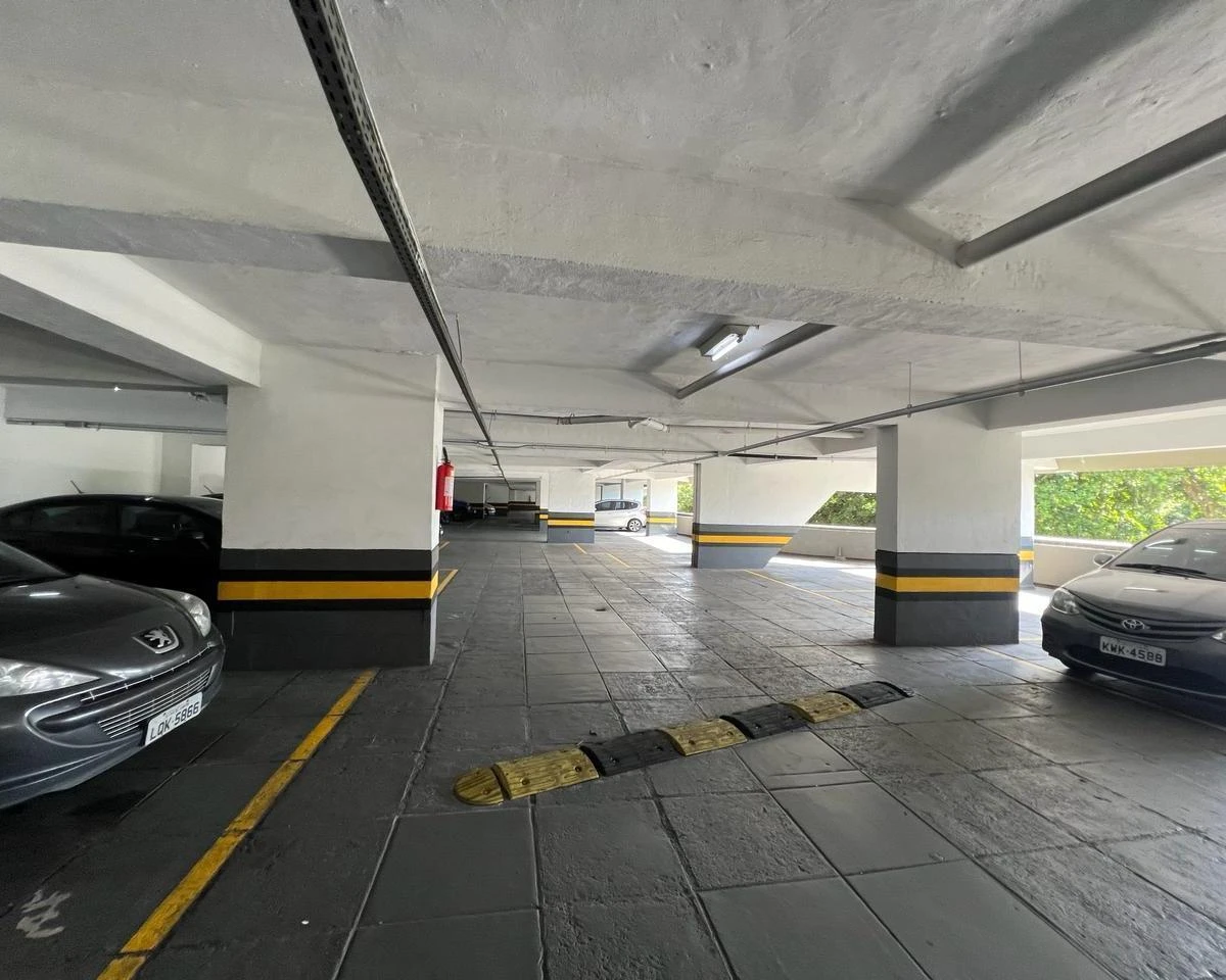 Apartamento de 200 m² com 4 quartos, 4 banheiros e 2 vagas — photo 17