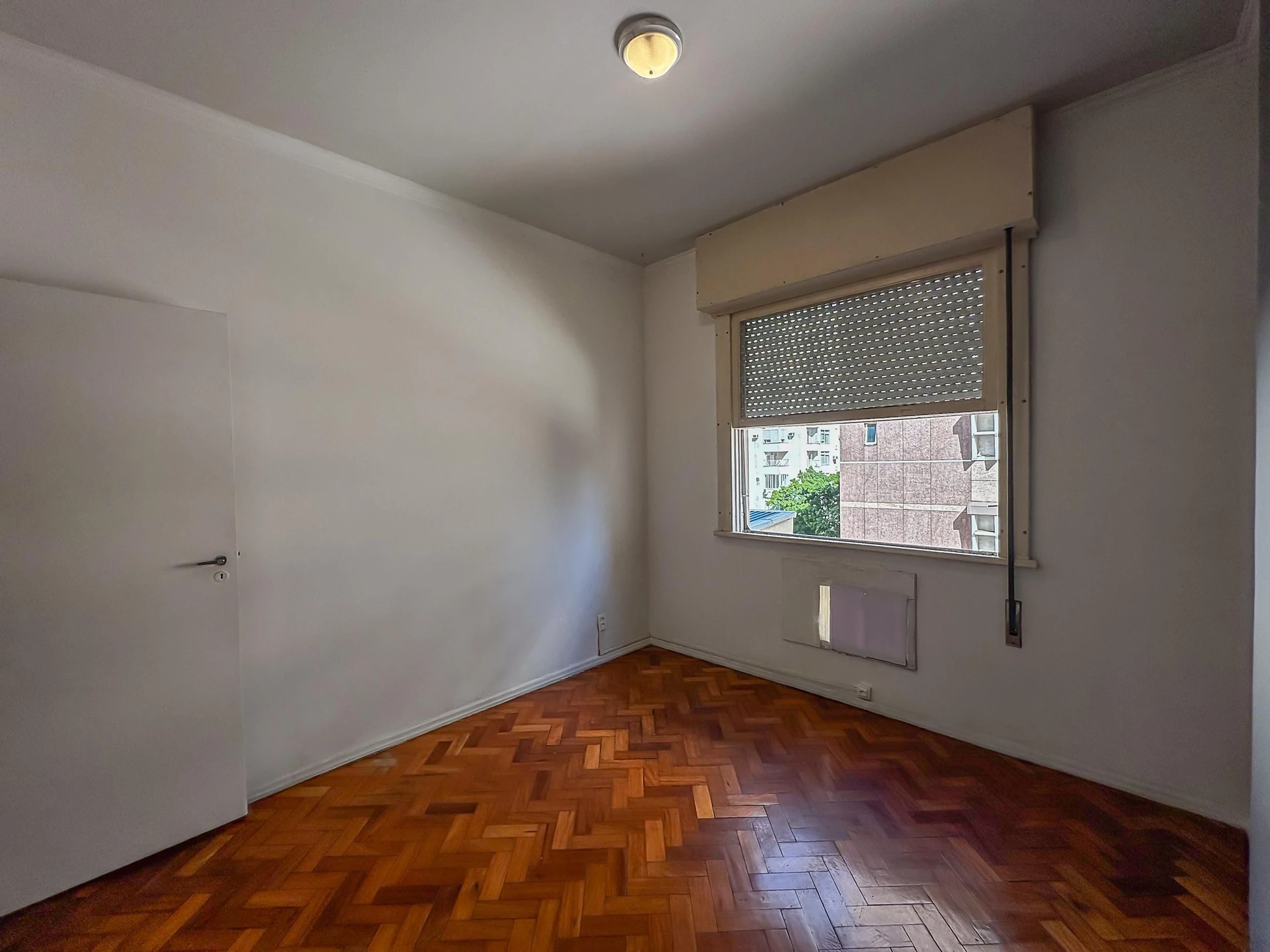 Apartment with 3 bedrooms and 2 bathrooms — photo 28