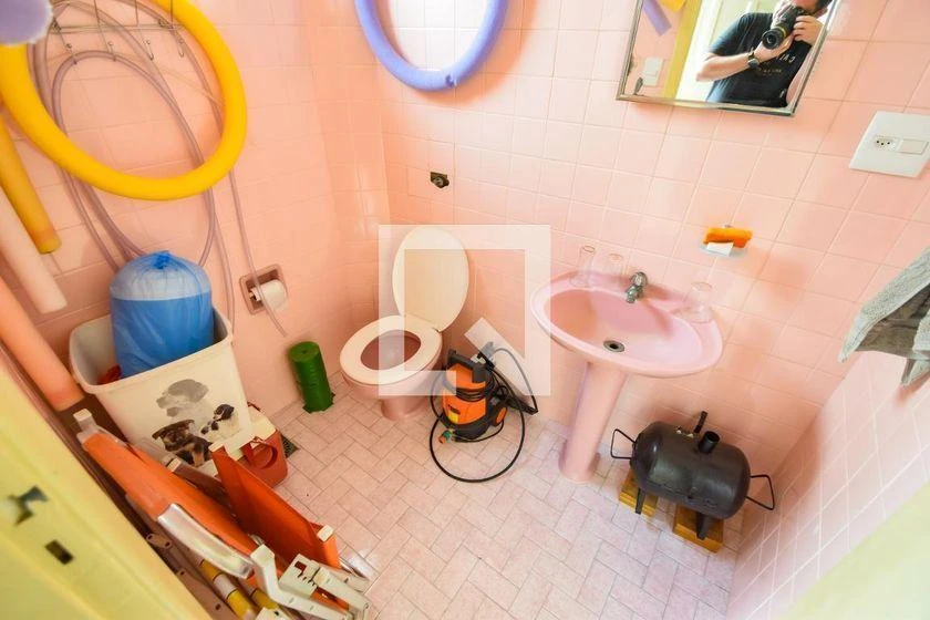 Rental house with 6 bedrooms and 260 m² total area — photo 45