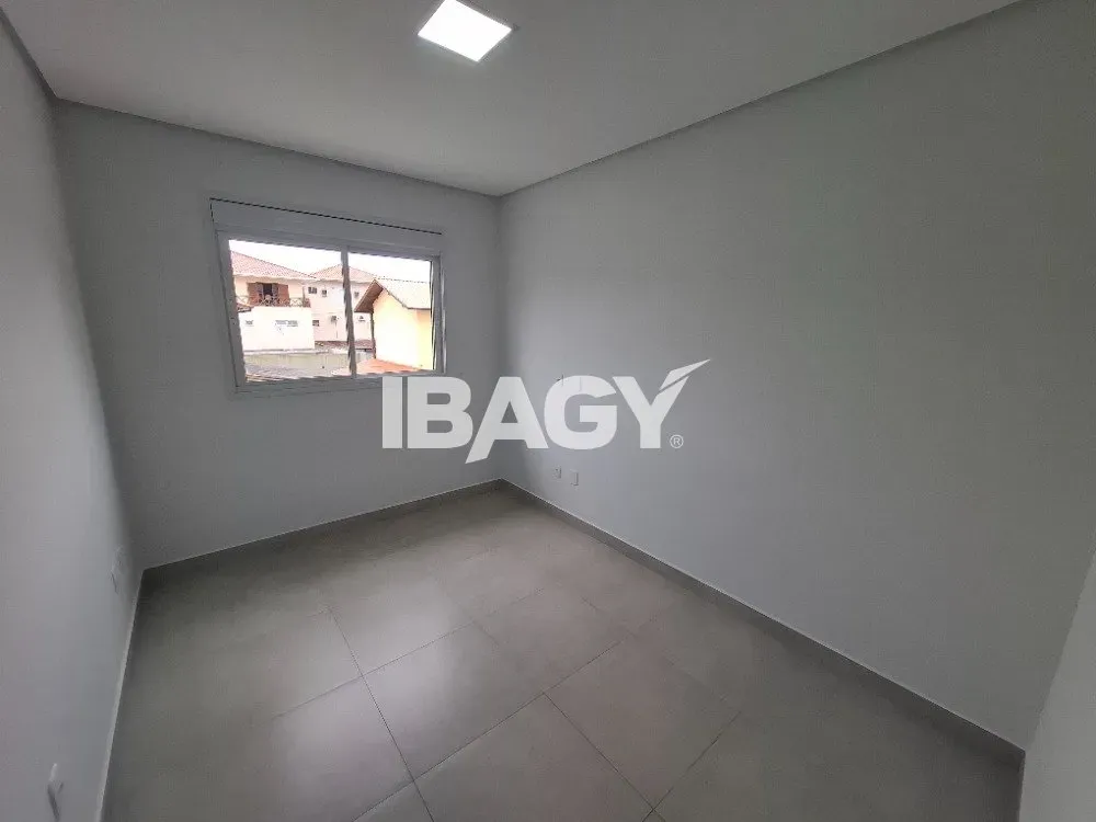 125 m² unfurnished apartment with 3 bedrooms — photo 11