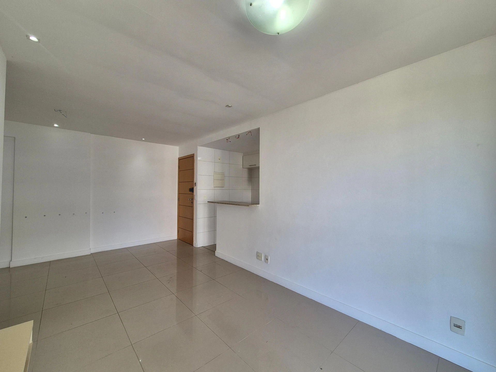 3-bedroom apartment with balcony and open-plan kitchen — photo 11