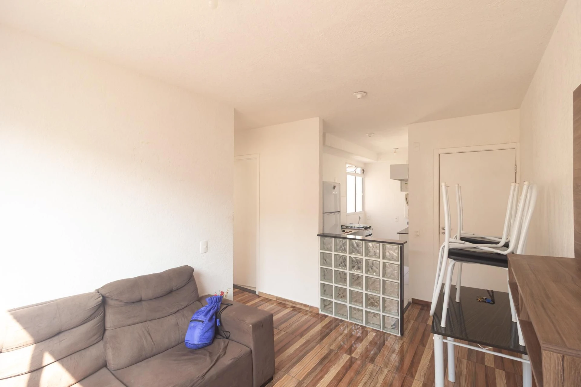Furnished apartment with 2 bedrooms and an open kitchen — photo 12