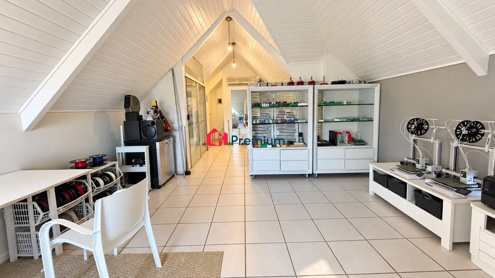 Washing machine in a 5-bedroom house, 350 m² — photo 42