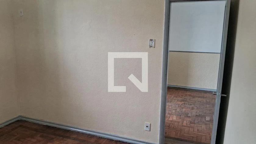 2-bedroom apartment with wood or laminate floors — photo 15