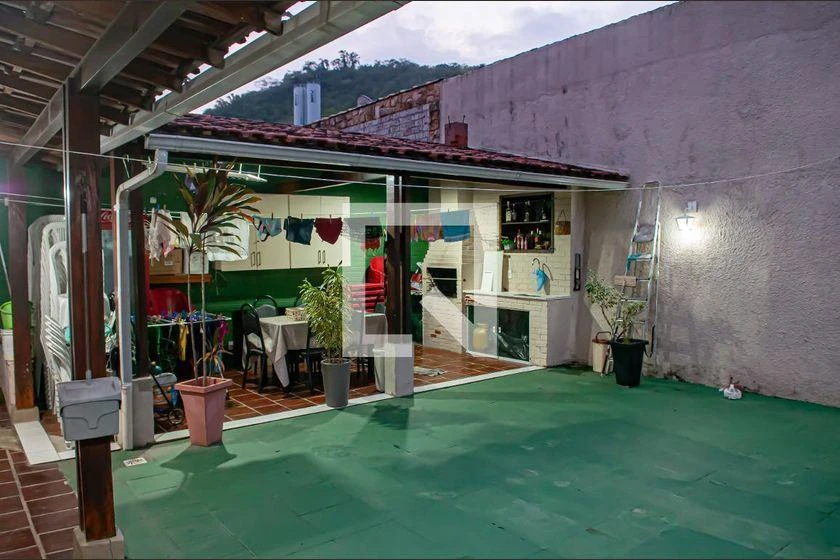 Furnished house with 3 bedrooms and 300 m², balcony — photo 49