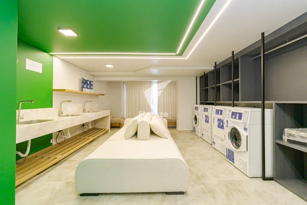 Apartamento mobiliado com cozinha integrada e varanda fechada — photo 34