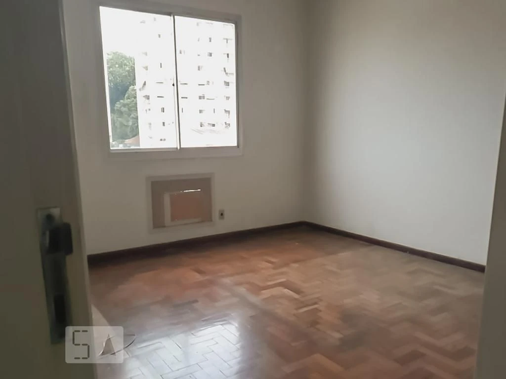 Apartment, 120 m², with wood or laminate floors — photo 15