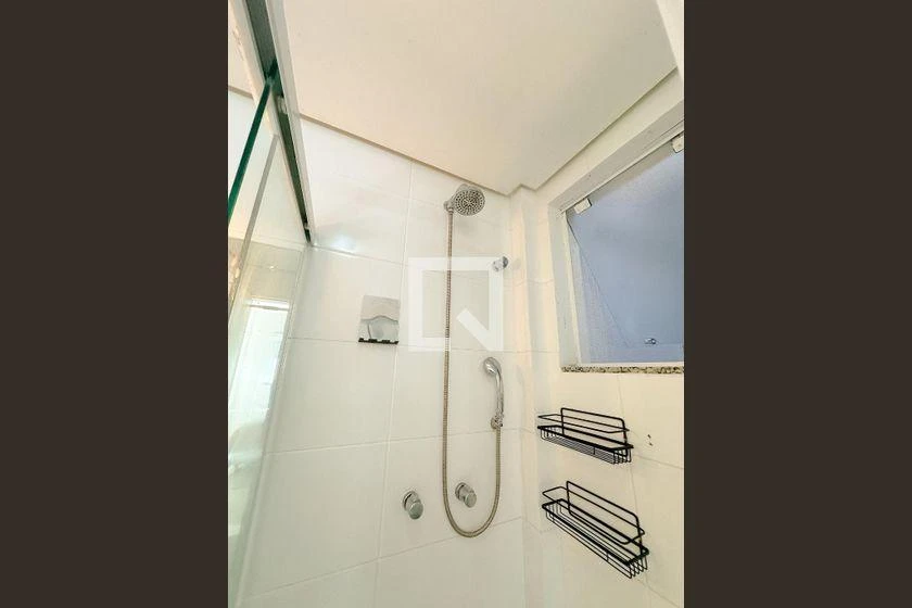 Balcony with a grill in a 2-bedroom apartment, 92 m² — photo 42