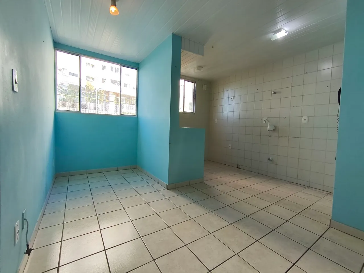 Apartamento sem mobília com 2 quartos e 1 vaga
