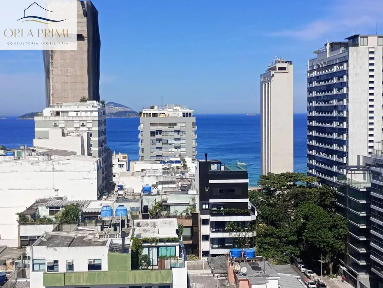 2-bedroom apartment with a water view — photo 30