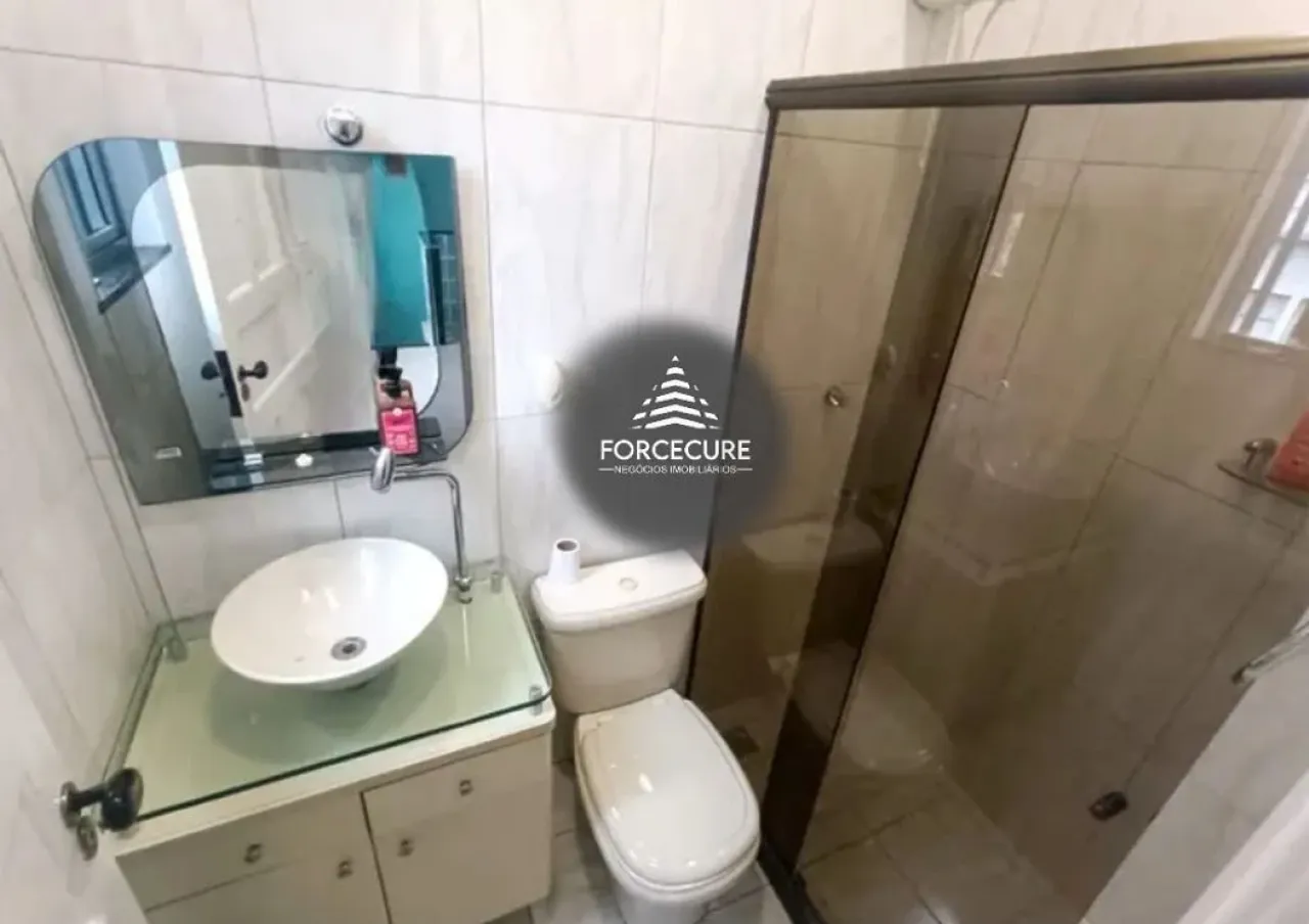 3-bedroom apartment with 3 bathrooms and tile floors — photo 13