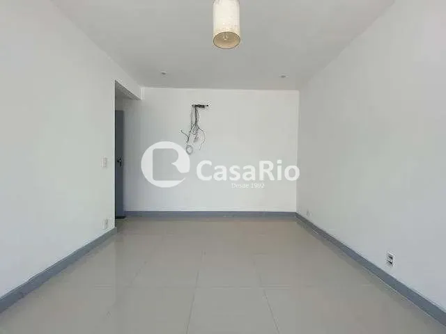 350 m² house with a bathtub and floor-to-ceiling windows — photo 28