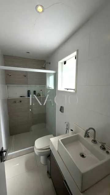 4-bedroom house with floor-to-ceiling windows — photo 5