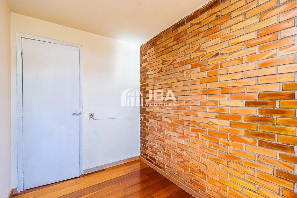 Wood or laminate floors in a 3-bedroom apartment, 78 m² — photo 16