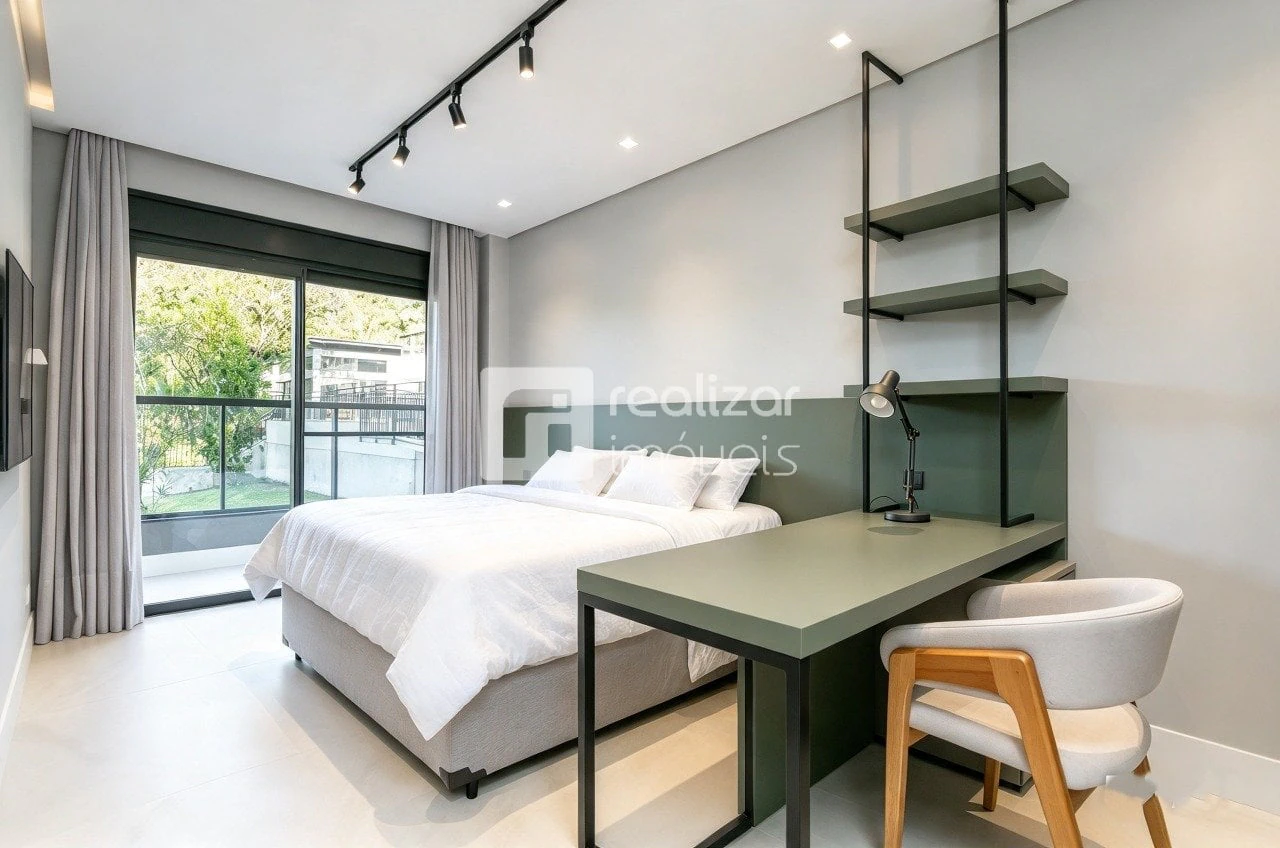Furnished apartment, 164 m², with floor-to-ceiling windows — photo 5
