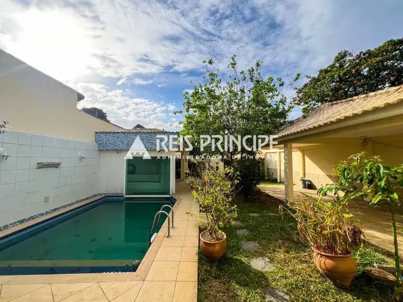 House with 4 bedrooms and 5 bathrooms and 5 parking spots — photo 9