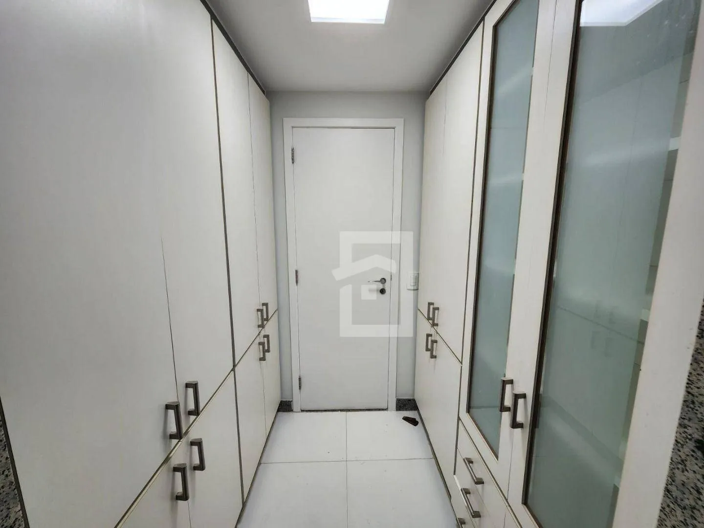 4-bedroom apartment with enclosed balcony and private garden — photo 49