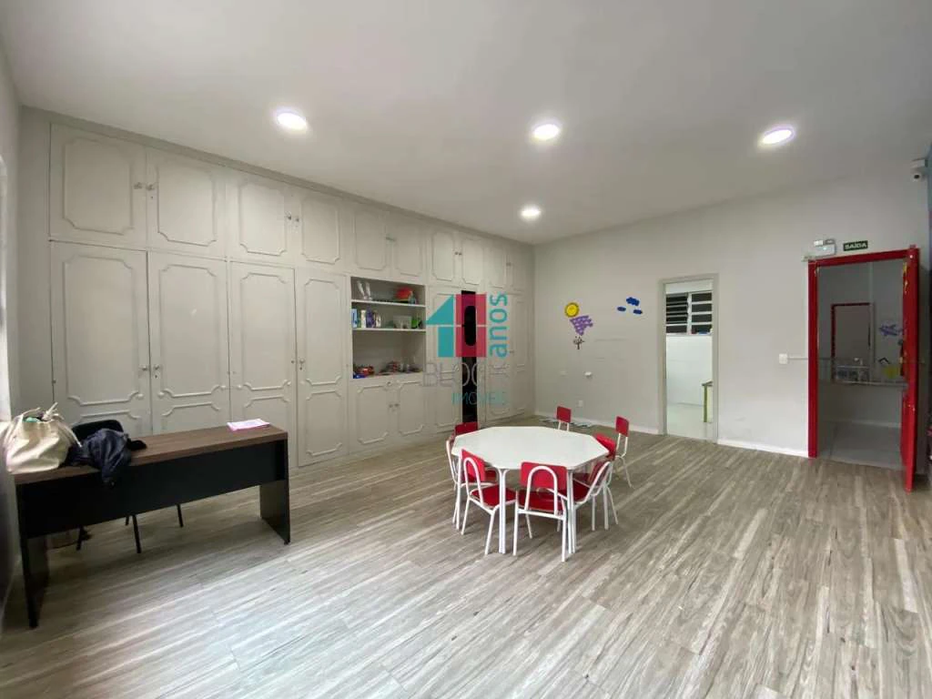 Casa duplex com 4 suítes e 6 banheiros, 450 m² — photo 2