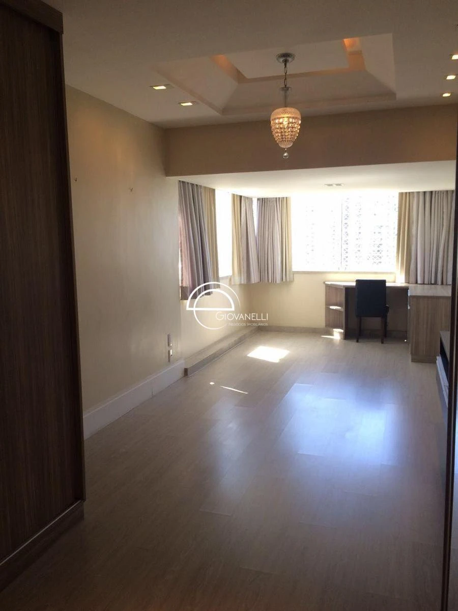 Apartamento de 300 m² com banheira e vista para a água — photo 27