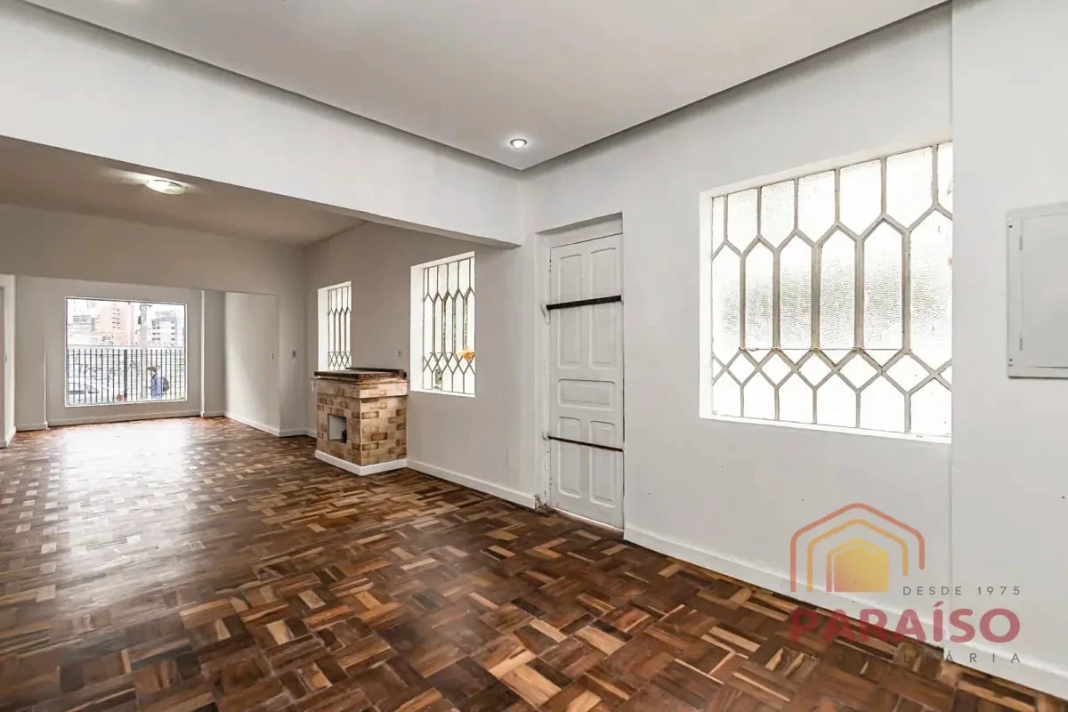 Деревянный пол или ламинат и 4 спальни: дом 165 м² — photo 20