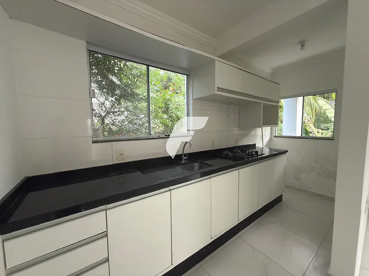 Apartamento de 86 m² con 3 dormitorios y 1 plaza — photo 2